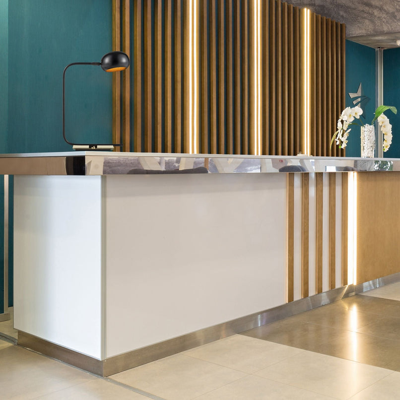 Blossom tulip jet black brass table lamp - ilbronzetto