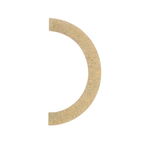 Questa grande maniglia in ottone ha una superficie liscia e arrotondata che offre una presa comoda e sicura. Il materiale in ottone le conferisce una sensazione calda e metallica, con una texture leggermente lucida. Il suo design è semplice ma elegante, con una struttura solida e robusta che lo rende durevole per l'uso quotidiano. Le dimensioni della maniglia sono notevoli e garantiscono una presa salda, mentre l'aspetto timeless si adatta a qualsiasi stile di porta o di arredamento.