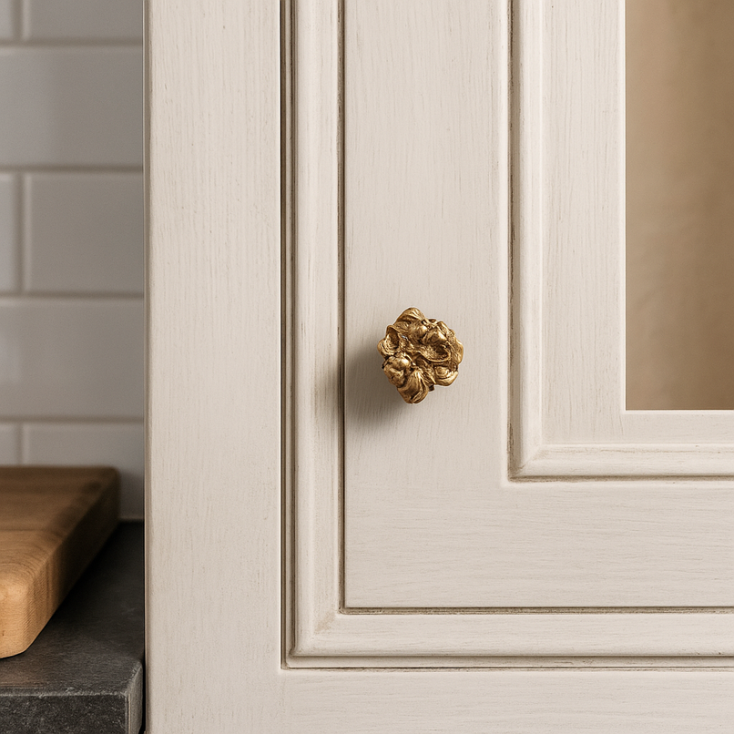 Orto brass small cauliflower knob