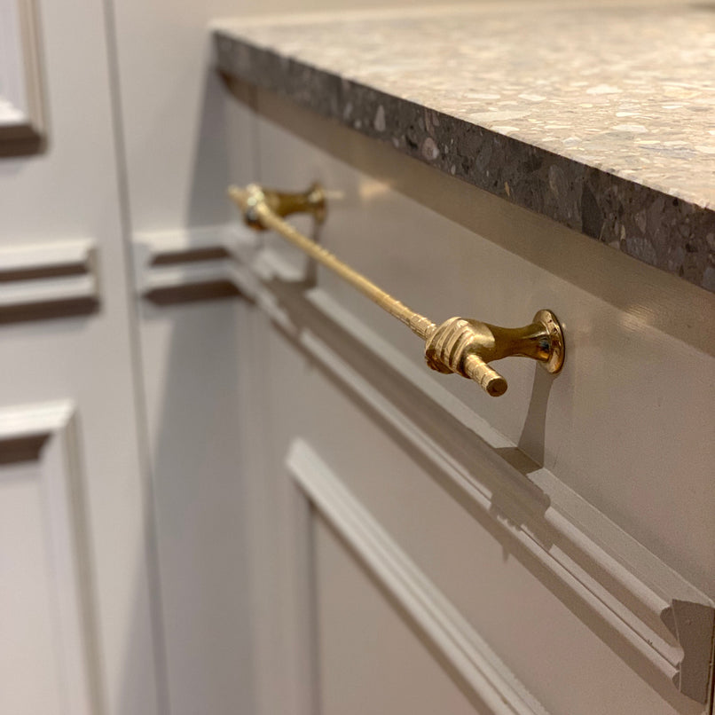 Frankenstein brass hands knob