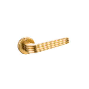 Novecento brass fluted door handle - ilbronzetto