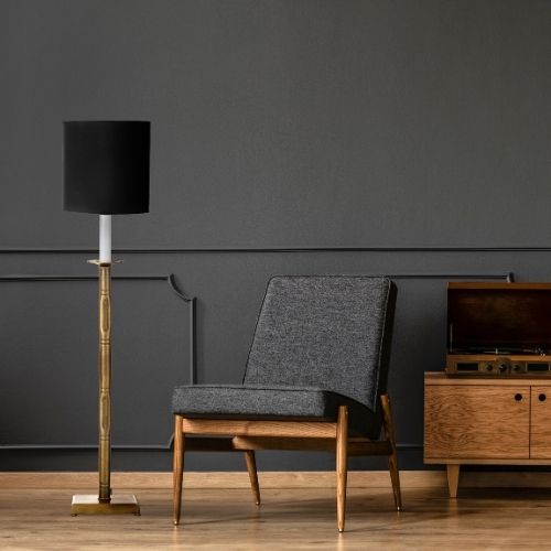 Novecento brass decorated stem table lamp