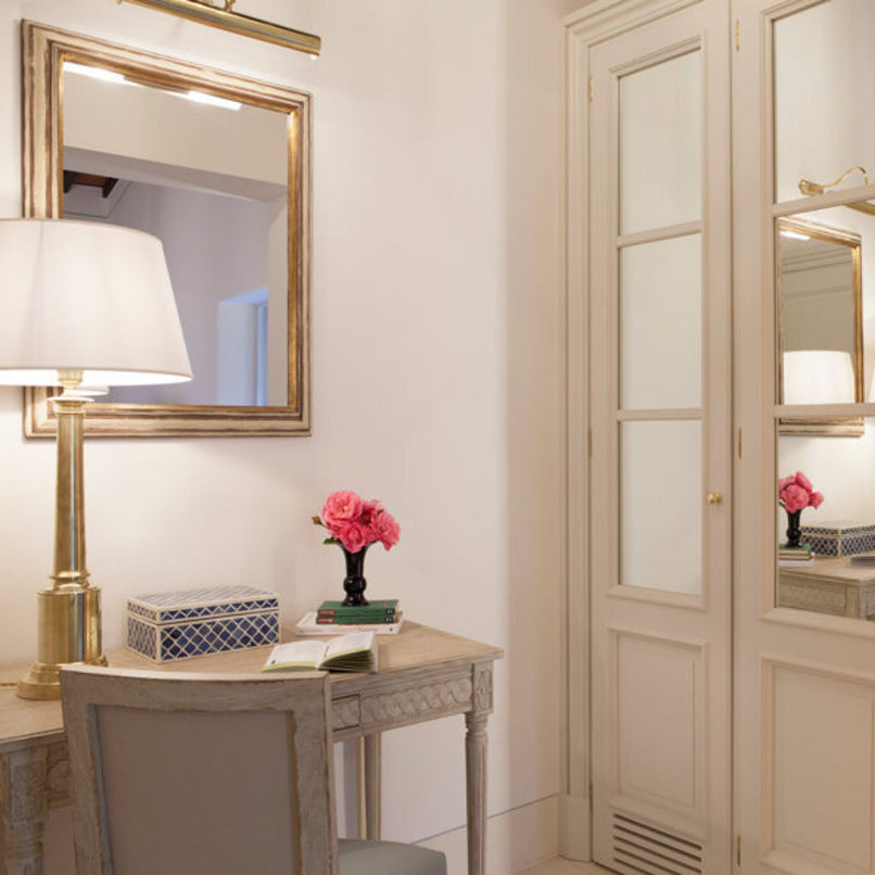 Novecento brass table lamp with cylindrical base