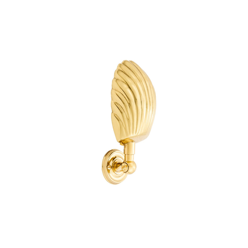 Novecento seashell brass wall light