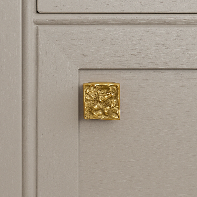 Contemporanea brass lava texture knob