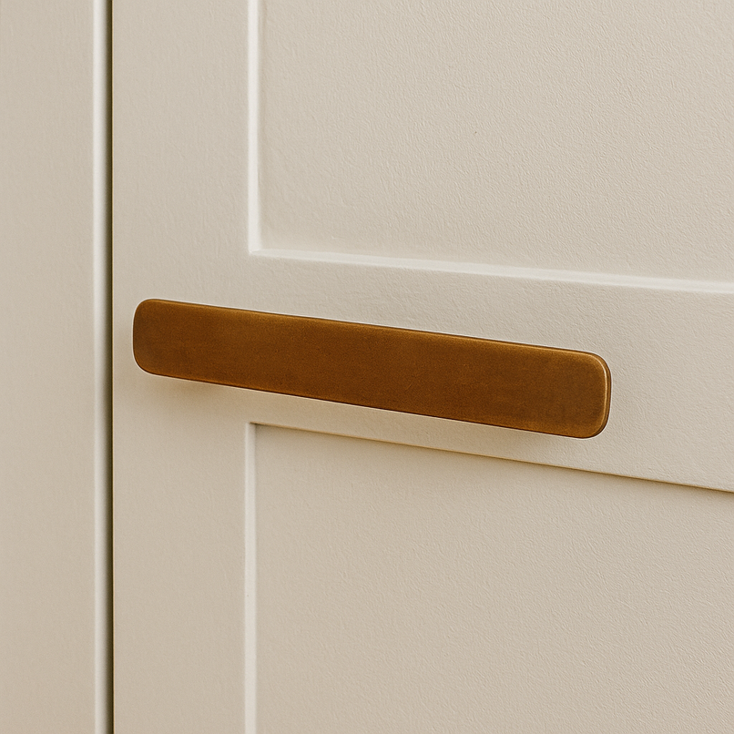 Contemporanea brass large flat knob