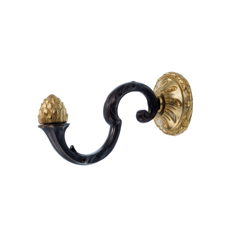 Brera brass decorated curtain holder with pine cone - ilbronzetto